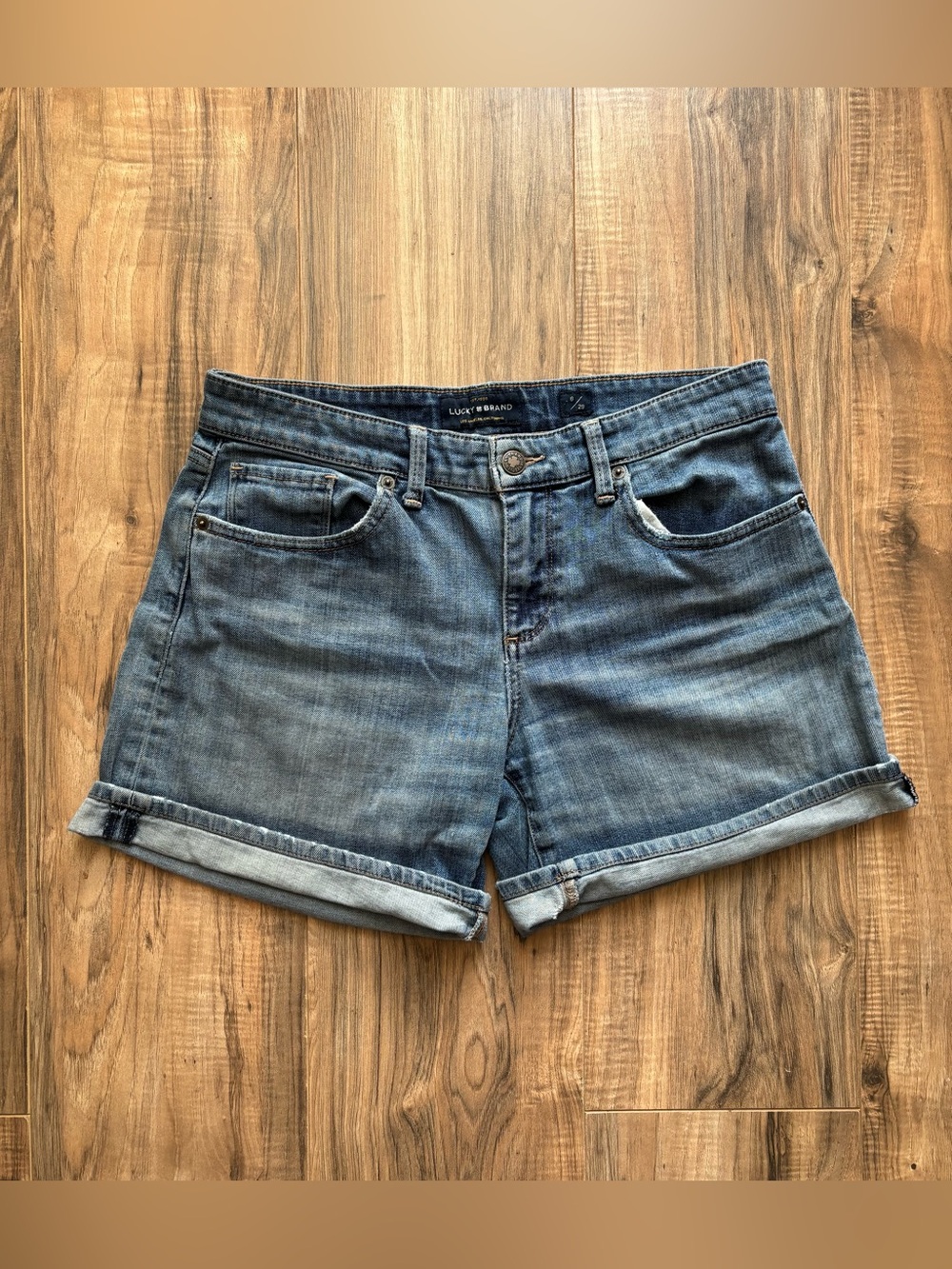 Lucky Brand Mid-Rise "The Roll Up" Denim Shorts Size 8 / 29